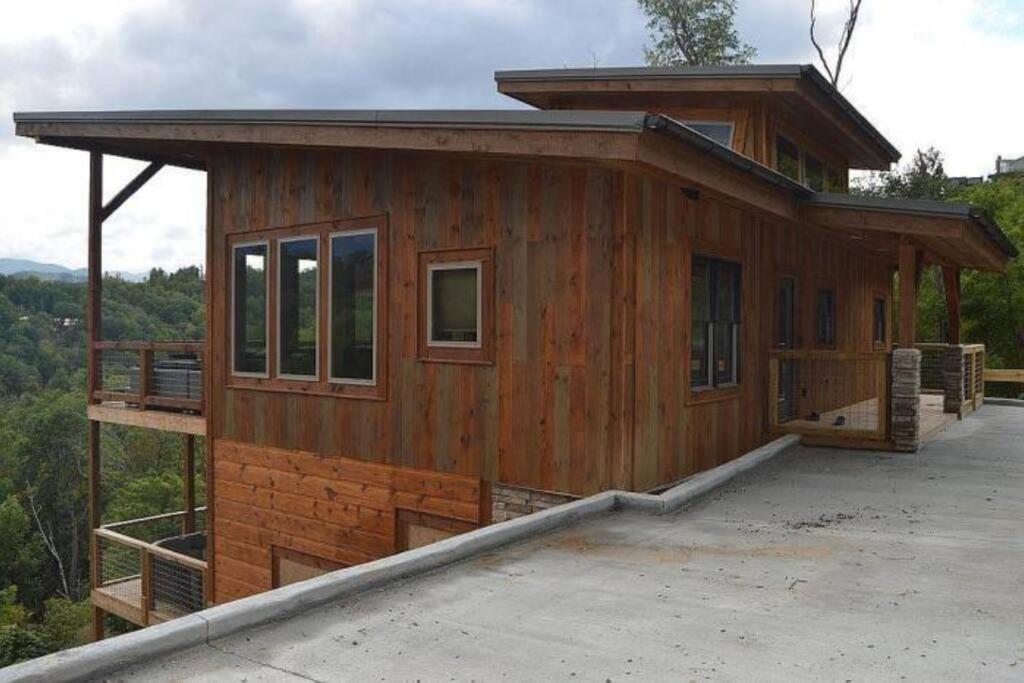 The Overlook - '21 Cabin - Gorgeous Unobstructed Views - Fire Pit Table - Gamerm - Hottub - Xbox - Lots Of Bears Гатлінбург Екстер'єр фото