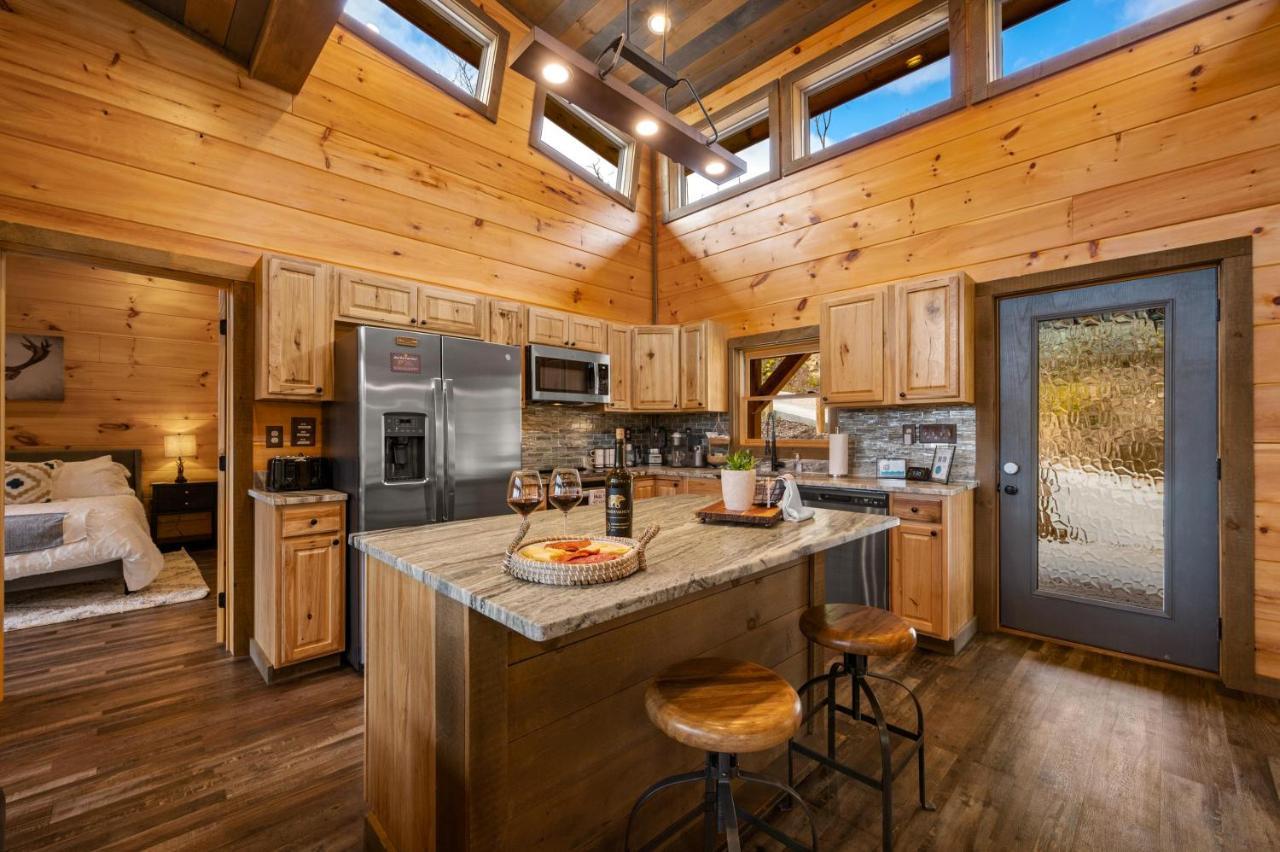 The Overlook - '21 Cabin - Gorgeous Unobstructed Views - Fire Pit Table - Gamerm - Hottub - Xbox - Lots Of Bears Гатлінбург Екстер'єр фото