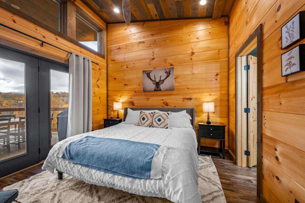 The Overlook - '21 Cabin - Gorgeous Unobstructed Views - Fire Pit Table - Gamerm - Hottub - Xbox - Lots Of Bears Гатлінбург Екстер'єр фото