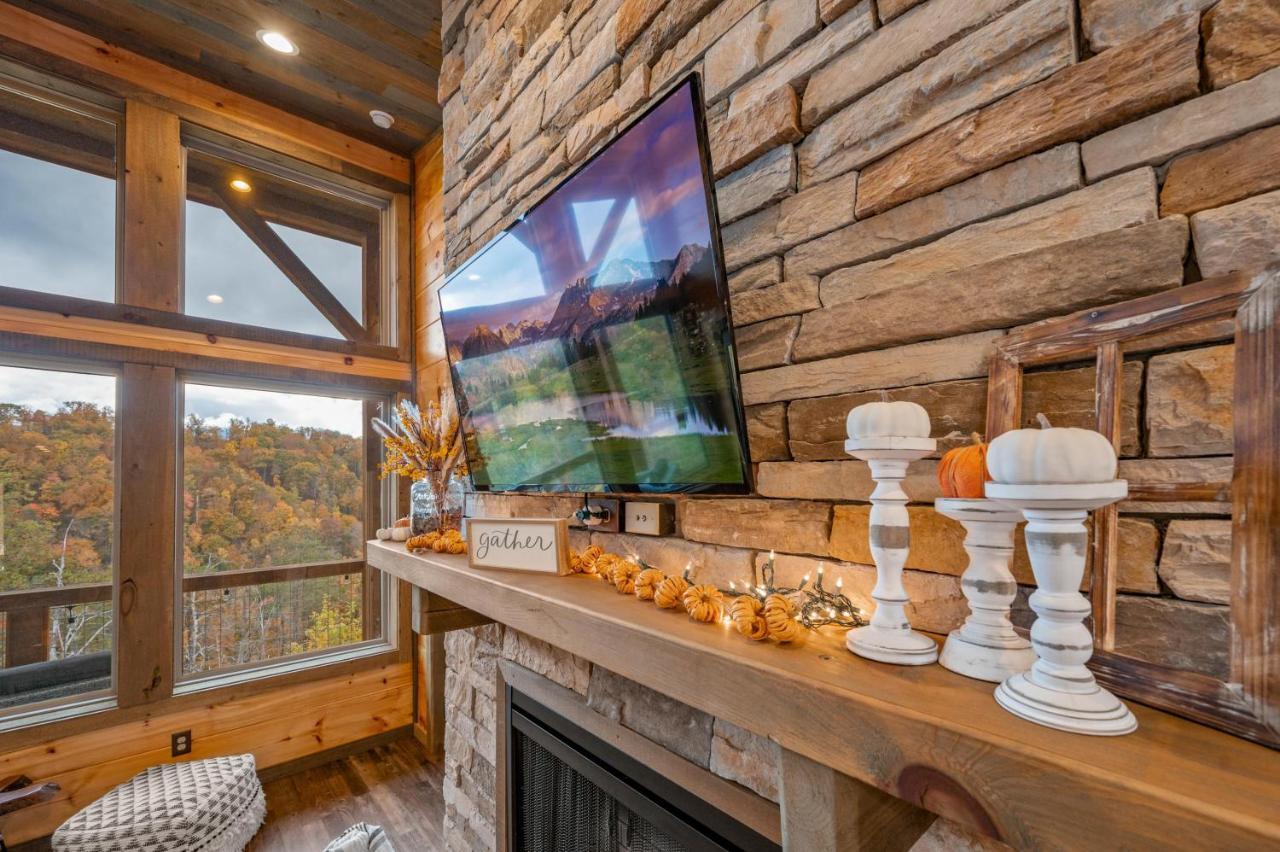 The Overlook - '21 Cabin - Gorgeous Unobstructed Views - Fire Pit Table - Gamerm - Hottub - Xbox - Lots Of Bears Гатлінбург Екстер'єр фото