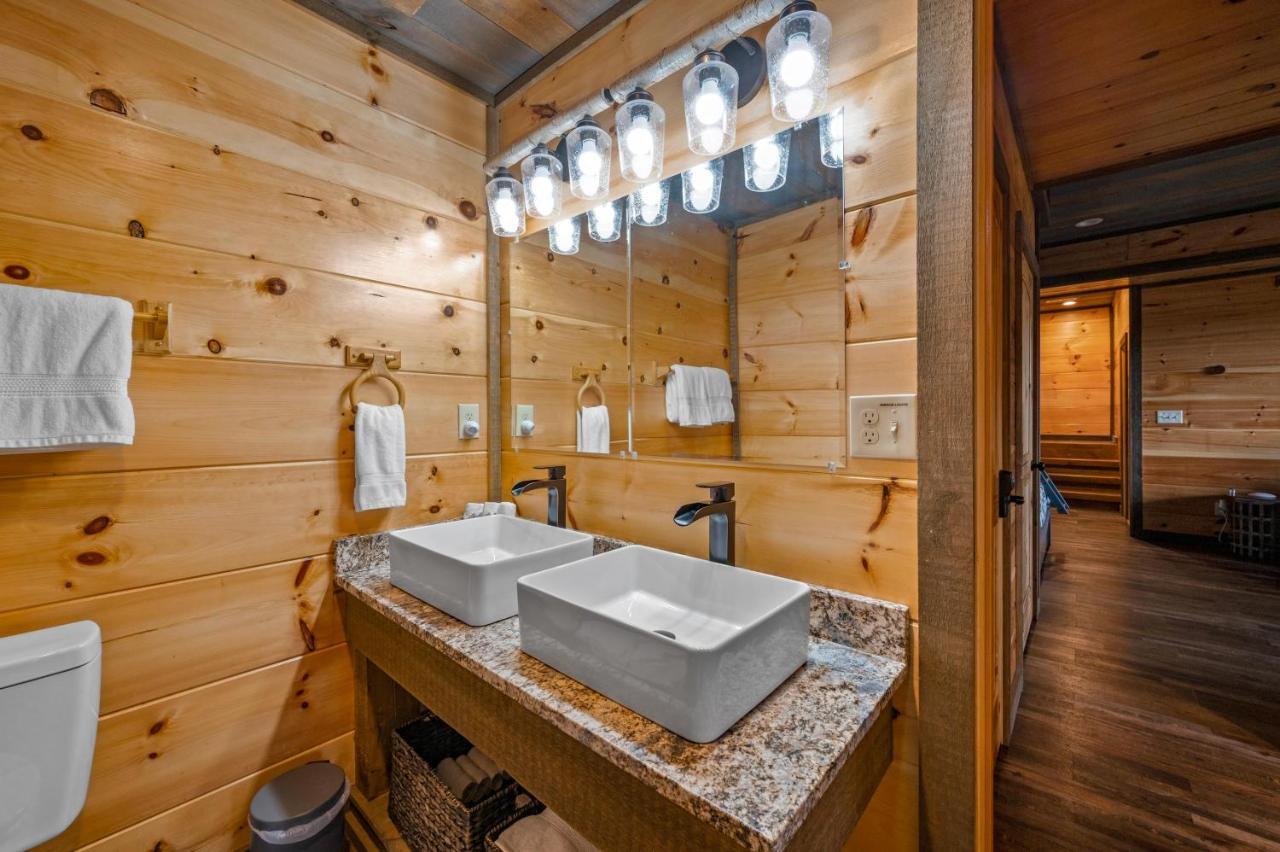 The Overlook - '21 Cabin - Gorgeous Unobstructed Views - Fire Pit Table - Gamerm - Hottub - Xbox - Lots Of Bears Гатлінбург Екстер'єр фото