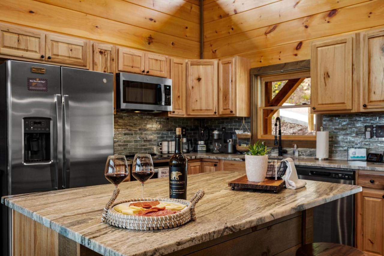 The Overlook - '21 Cabin - Gorgeous Unobstructed Views - Fire Pit Table - Gamerm - Hottub - Xbox - Lots Of Bears Гатлінбург Екстер'єр фото