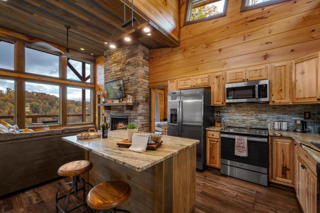 The Overlook - '21 Cabin - Gorgeous Unobstructed Views - Fire Pit Table - Gamerm - Hottub - Xbox - Lots Of Bears Гатлінбург Екстер'єр фото