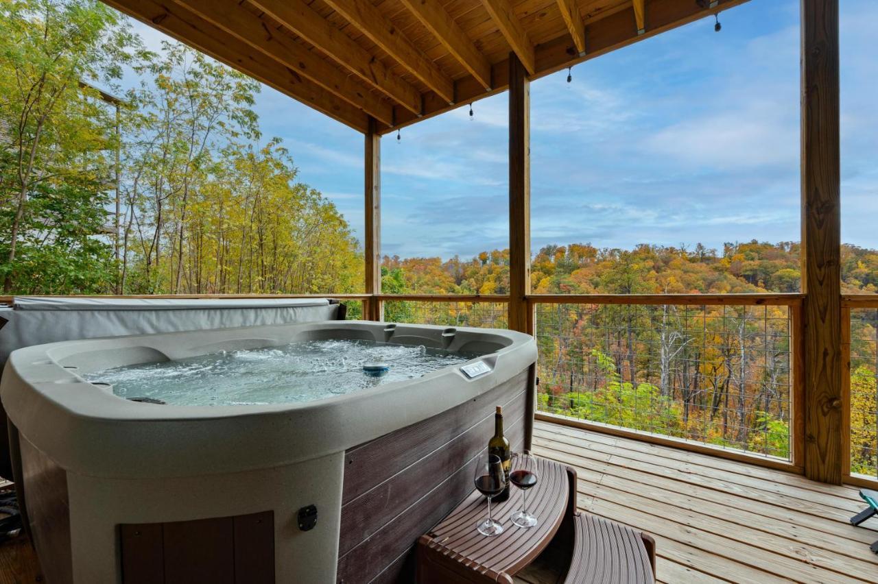 The Overlook - '21 Cabin - Gorgeous Unobstructed Views - Fire Pit Table - Gamerm - Hottub - Xbox - Lots Of Bears Гатлінбург Екстер'єр фото
