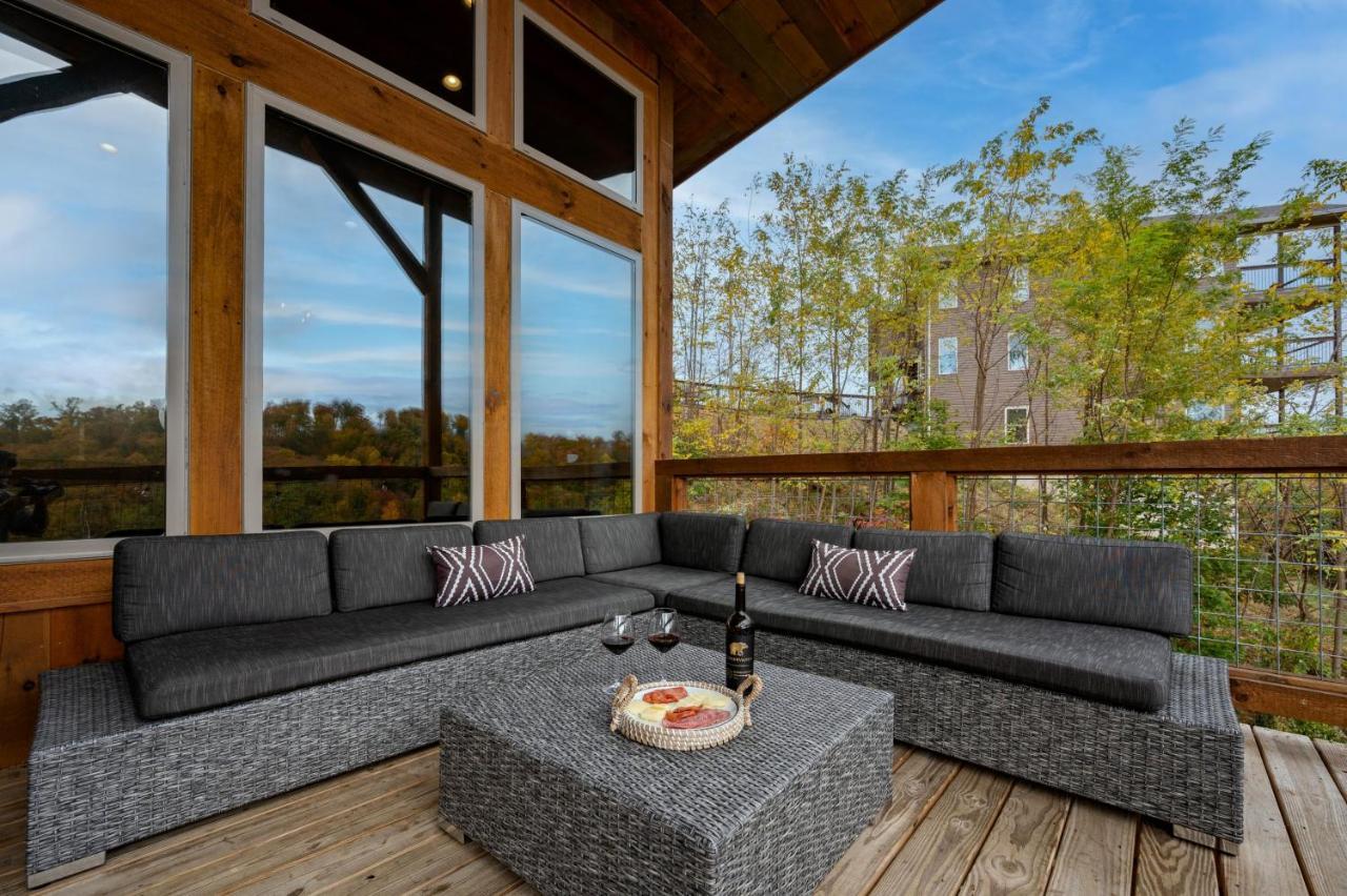 The Overlook - '21 Cabin - Gorgeous Unobstructed Views - Fire Pit Table - Gamerm - Hottub - Xbox - Lots Of Bears Гатлінбург Екстер'єр фото