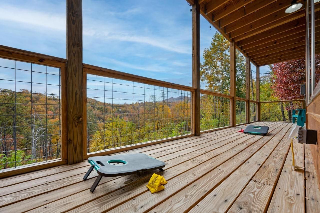 The Overlook - '21 Cabin - Gorgeous Unobstructed Views - Fire Pit Table - Gamerm - Hottub - Xbox - Lots Of Bears Гатлінбург Екстер'єр фото